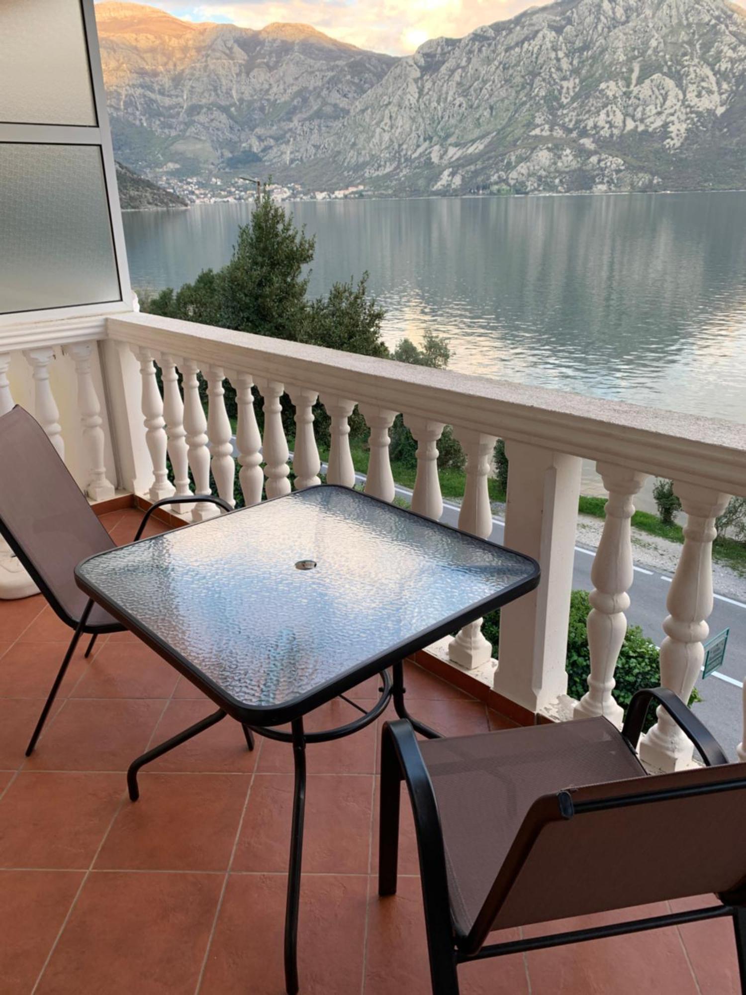 Apartments Villa Radonic Donji Morinj Kültér fotó