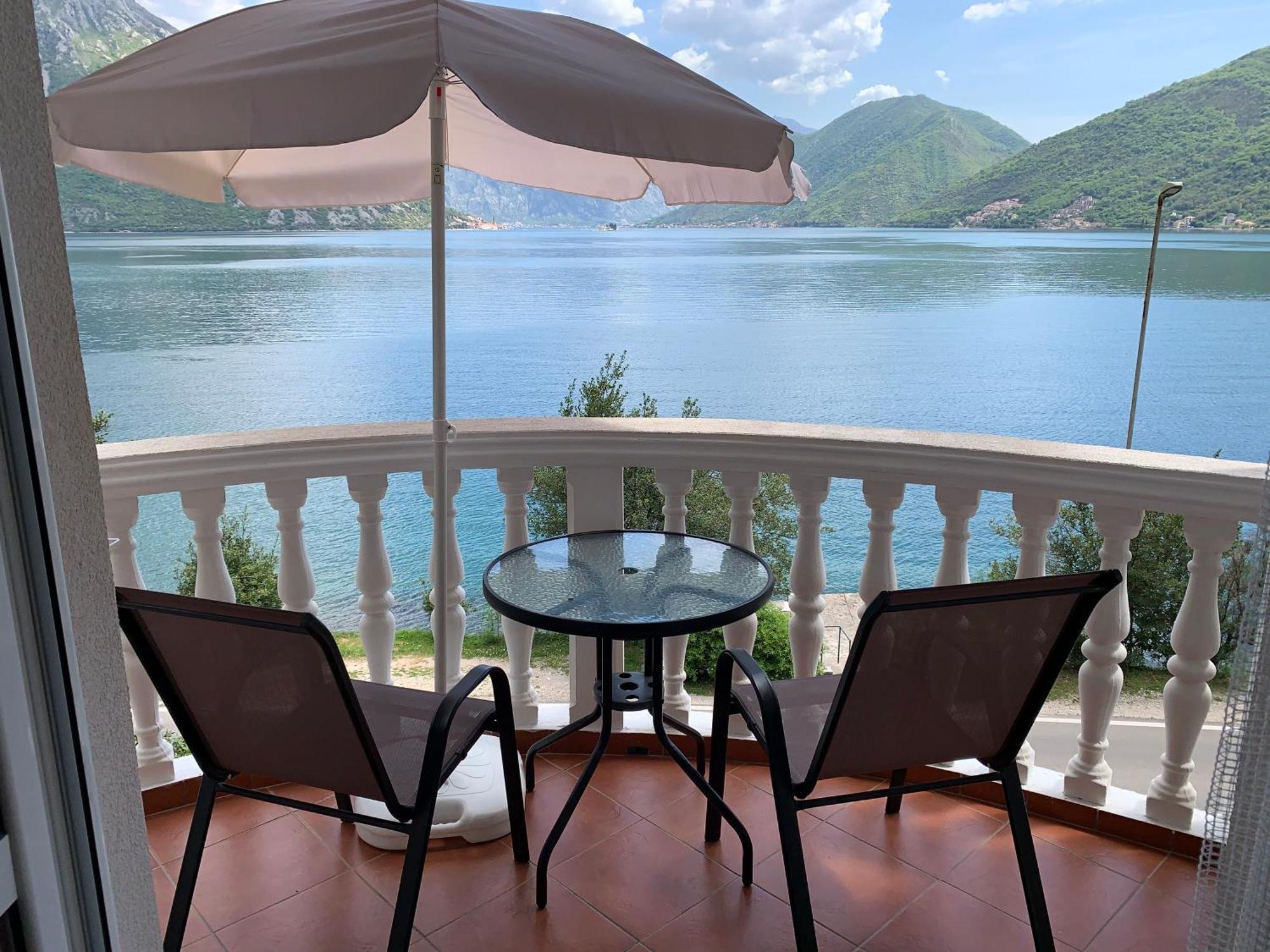 Apartments Villa Radonic Donji Morinj Kültér fotó