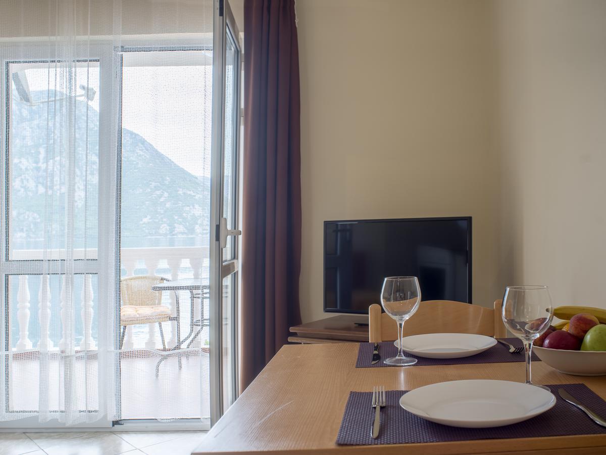 Apartments Villa Radonic Donji Morinj Kültér fotó